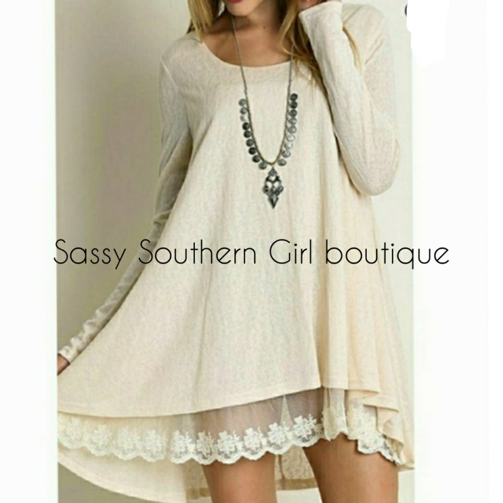 🆕⭐"Lacy" in Oatmeal cream lace tunic tee